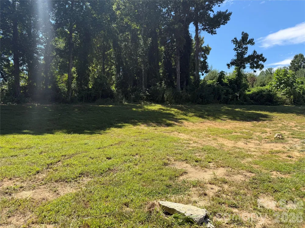 66 Neely Drive Hendersonville, NC 28792
