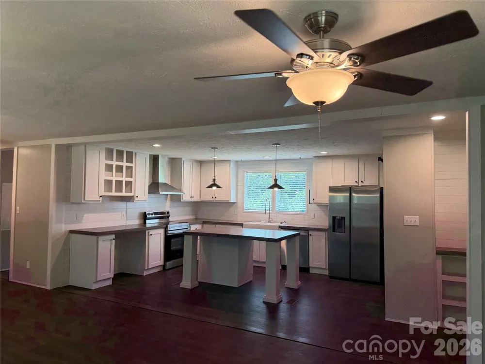 66 Neely Drive Hendersonville, NC 28792
