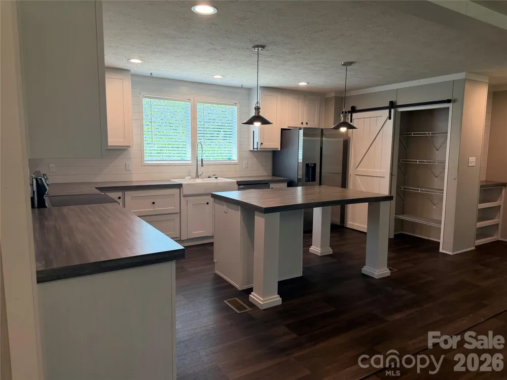 66 Neely Drive Hendersonville, NC 28792