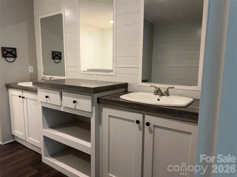 66 Neely Drive Hendersonville, NC 28792