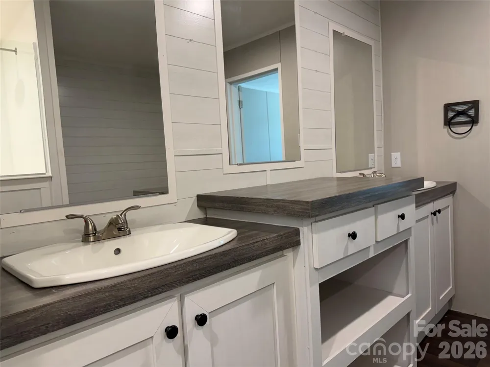 66 Neely Drive Hendersonville, NC 28792