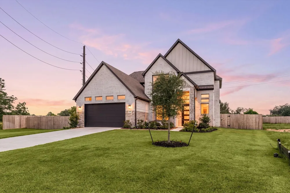 349 Covey Lane Sealy, TX 77474