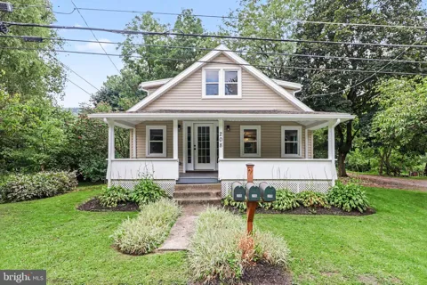 208 PEARL STREET