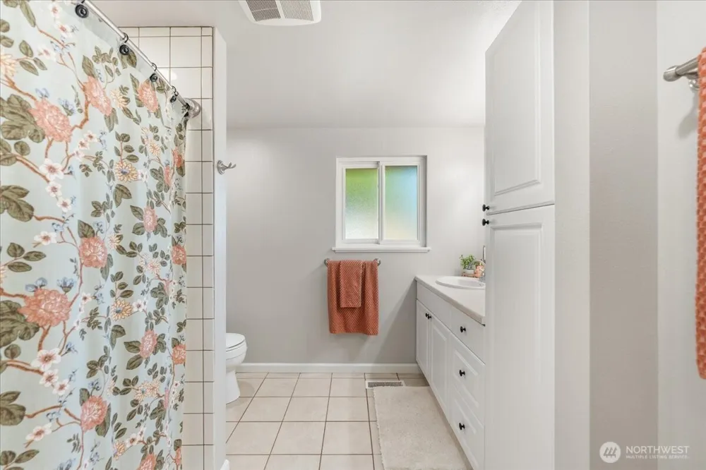 1163 Garfield Street Enumclaw, WA 98022
