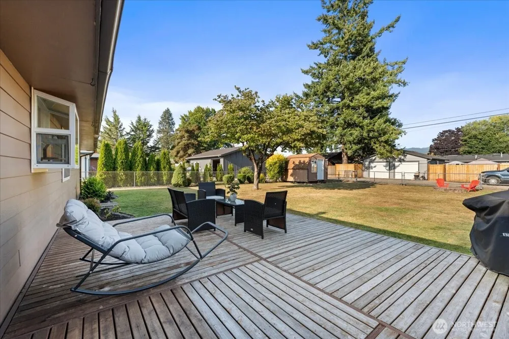 1163 Garfield Street Enumclaw, WA 98022