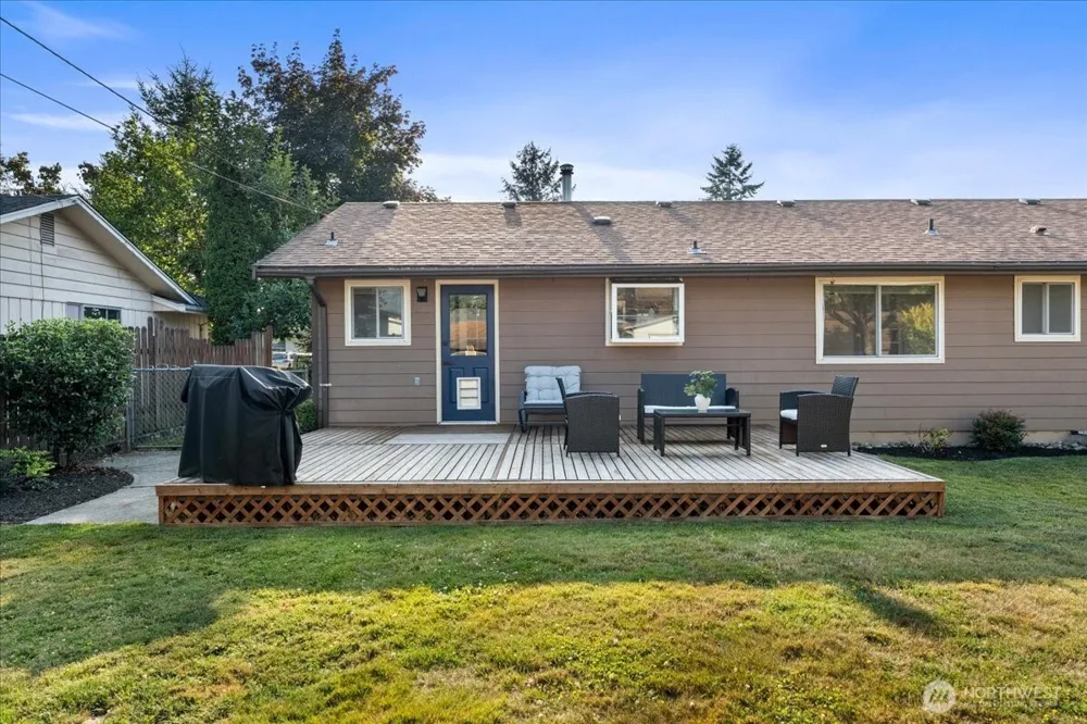 1163 Garfield Street Enumclaw, WA 98022