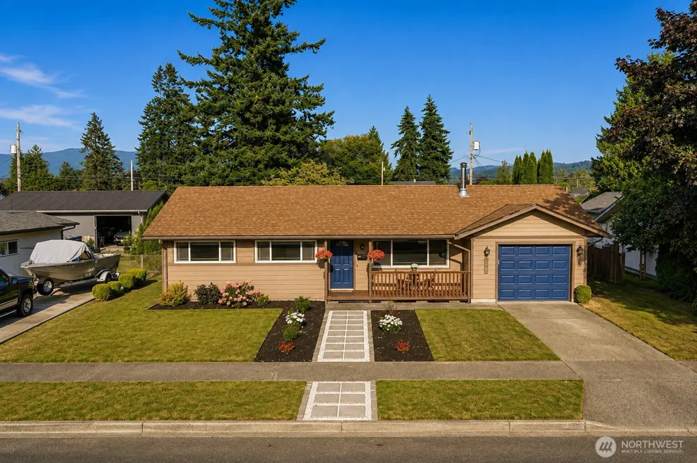 1163 Garfield Street Enumclaw, WA 98022