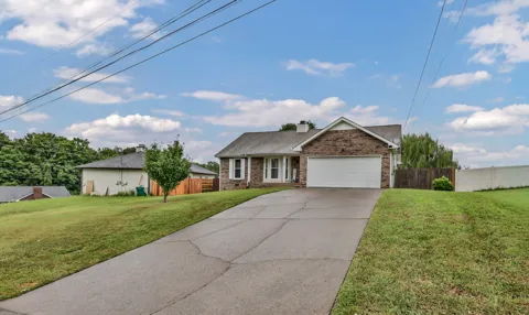 203 Parrot Dr