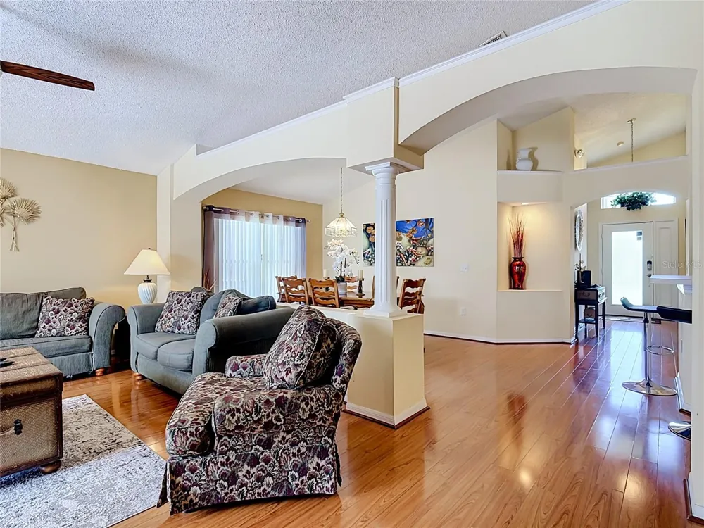 2873 BLOOMING ALAMANDA LOOP Kissimmee, FL 34747