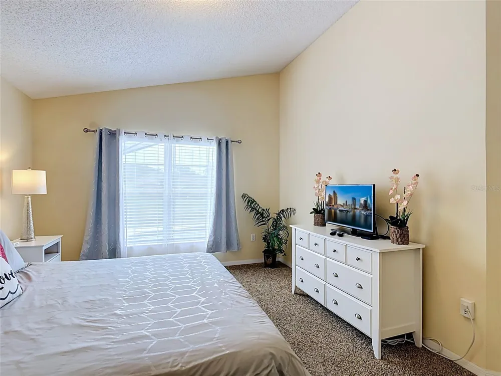 2873 BLOOMING ALAMANDA LOOP Kissimmee, FL 34747