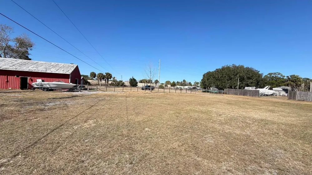 445 S STATE ROAD 415 Osteen, FL 32764