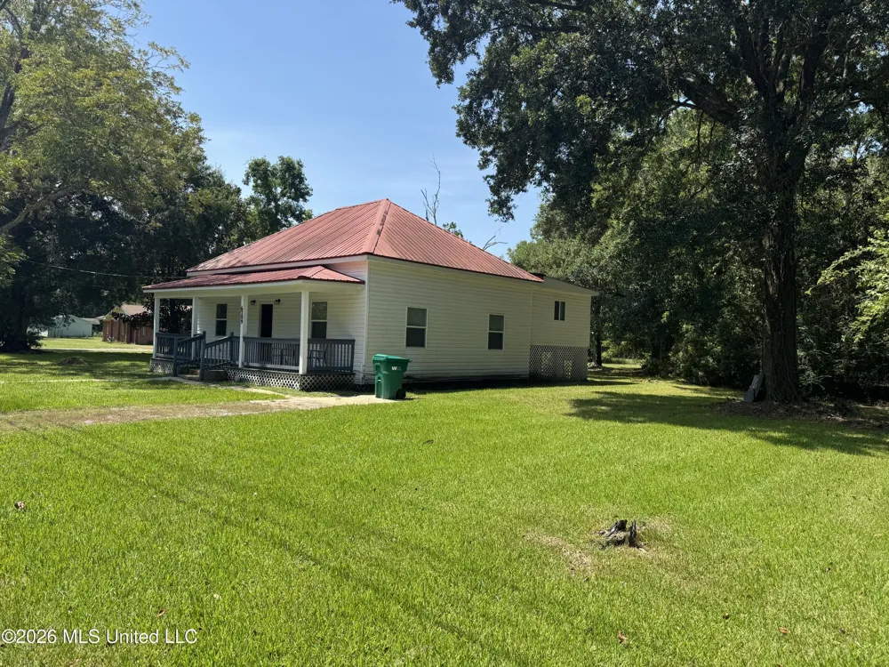6209 Elder Ferry Road Moss Point, MS 39563