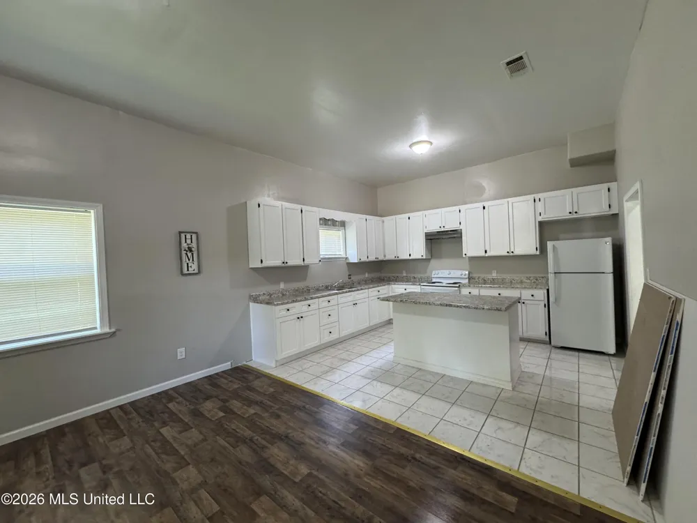 6209 Elder Ferry Road Moss Point, MS 39563