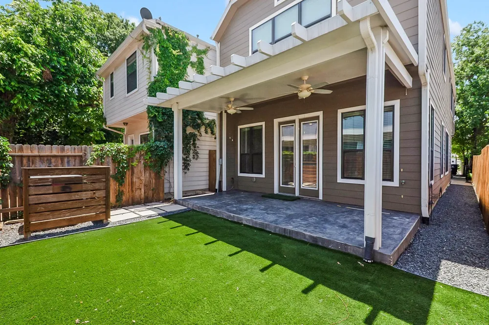5328 Larkin Street Houston, TX 77007
