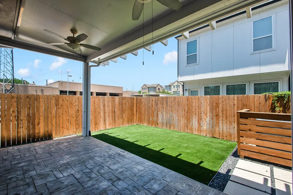 5328 Larkin Street Houston, TX 77007