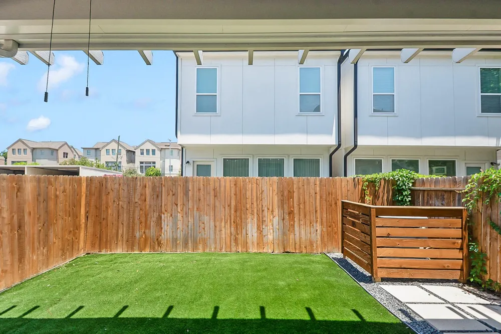 5328 Larkin Street Houston, TX 77007