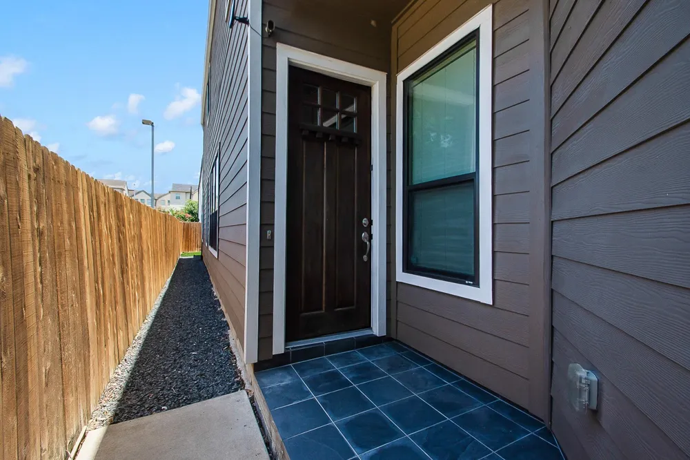 5328 Larkin Street Houston, TX 77007