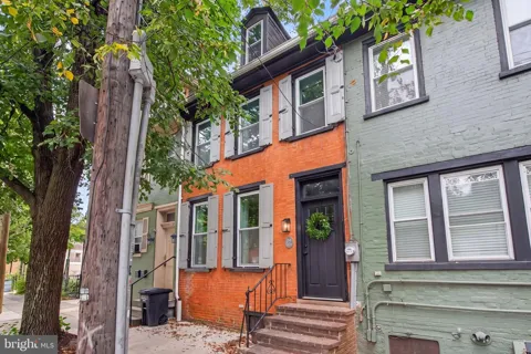 442 QUEEN STREET