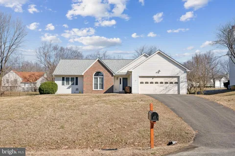17 S POINTE LANE