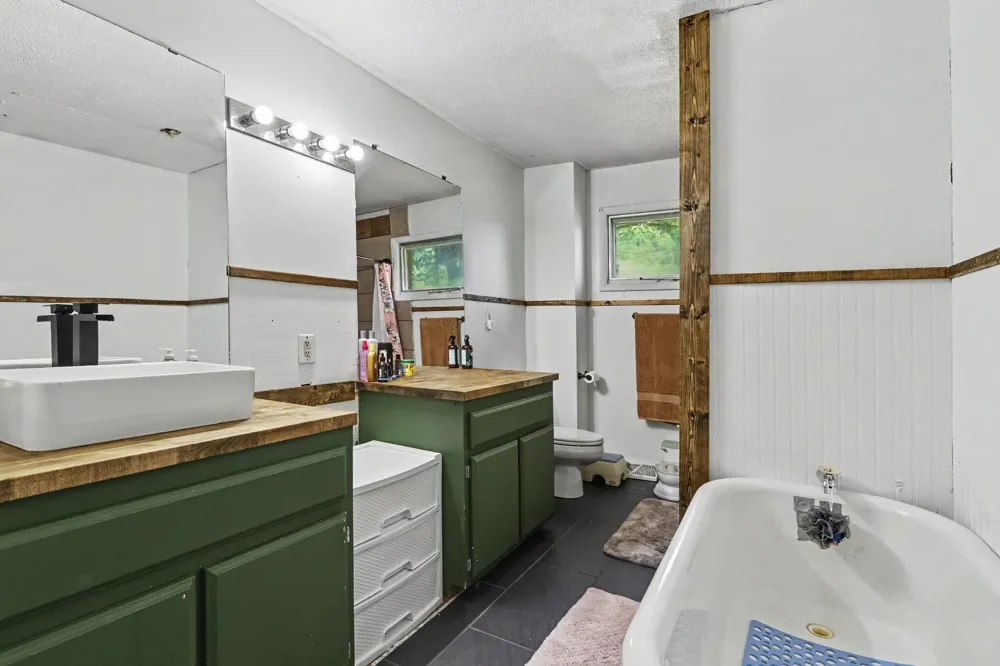 5105 Wayside Path Stevensville, MI 49127