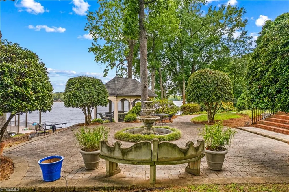 810 Fox Hollow Lane Salisbury, NC 28146