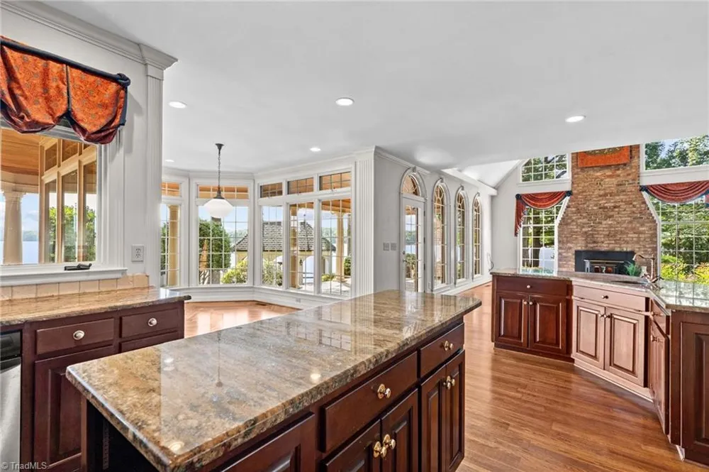 810 Fox Hollow Lane Salisbury, NC 28146
