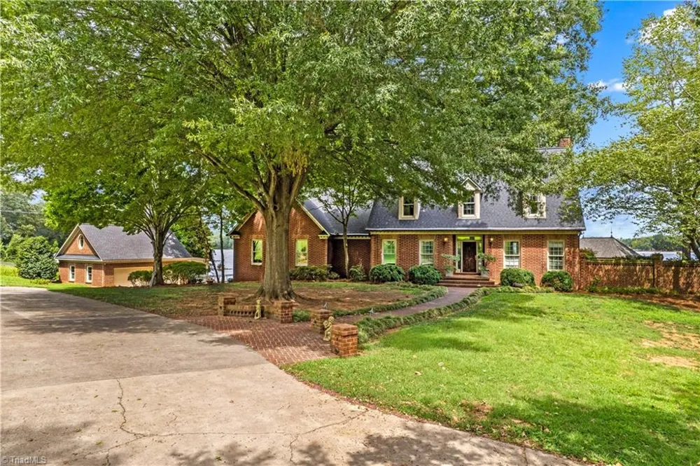810 Fox Hollow Lane Salisbury, NC 28146