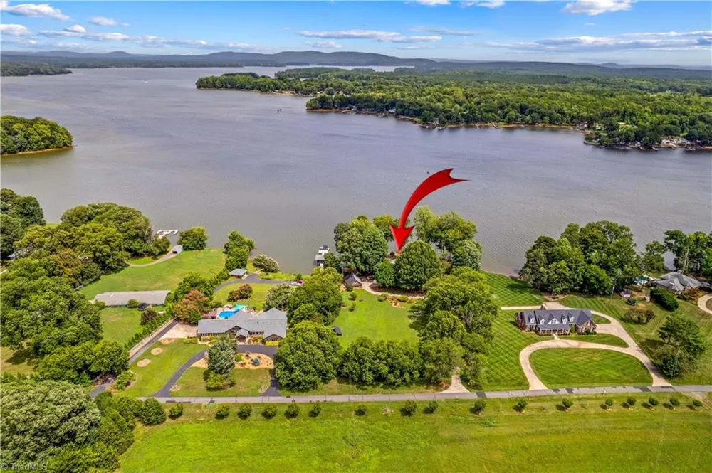 810 Fox Hollow Lane Salisbury, NC 28146