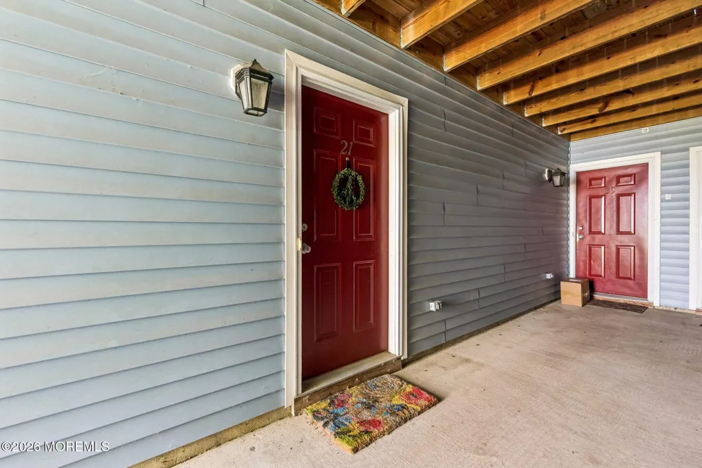 21 Jockey Lane Tinton Falls, NJ 07753