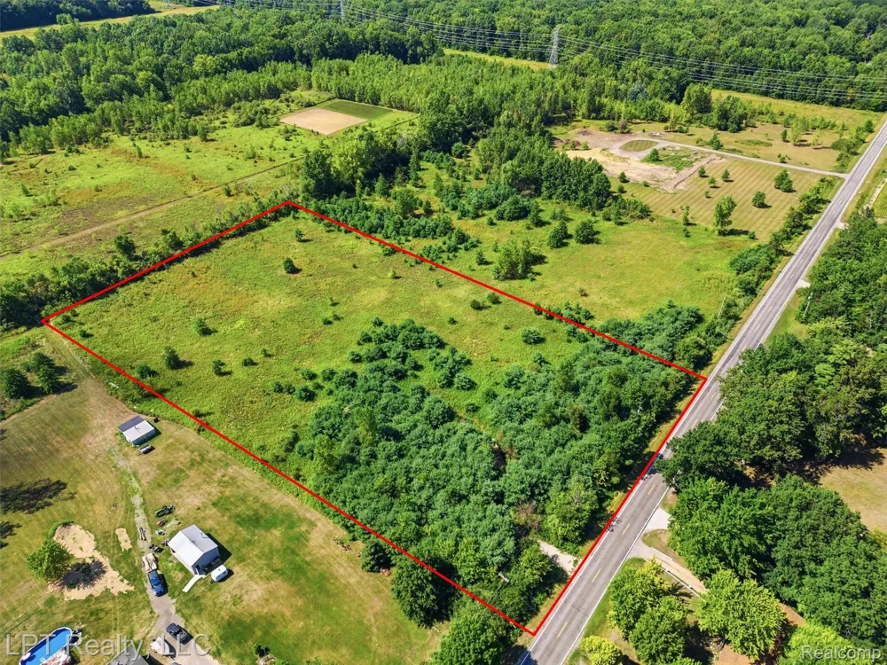 13191 Nichols Road Montrose Charter Township, MI 48457