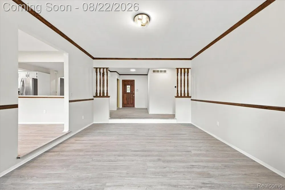 6874 Little Creek Drive Troy City, MI 48085