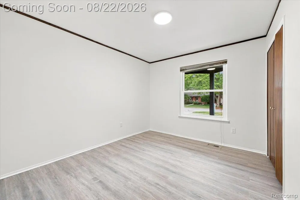 6874 Little Creek Drive Troy City, MI 48085