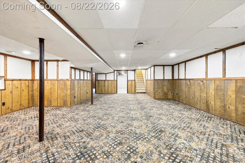 6874 Little Creek Drive Troy City, MI 48085