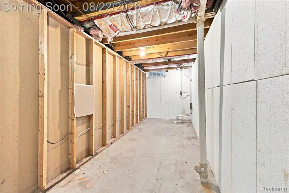 6874 Little Creek Drive Troy City, MI 48085