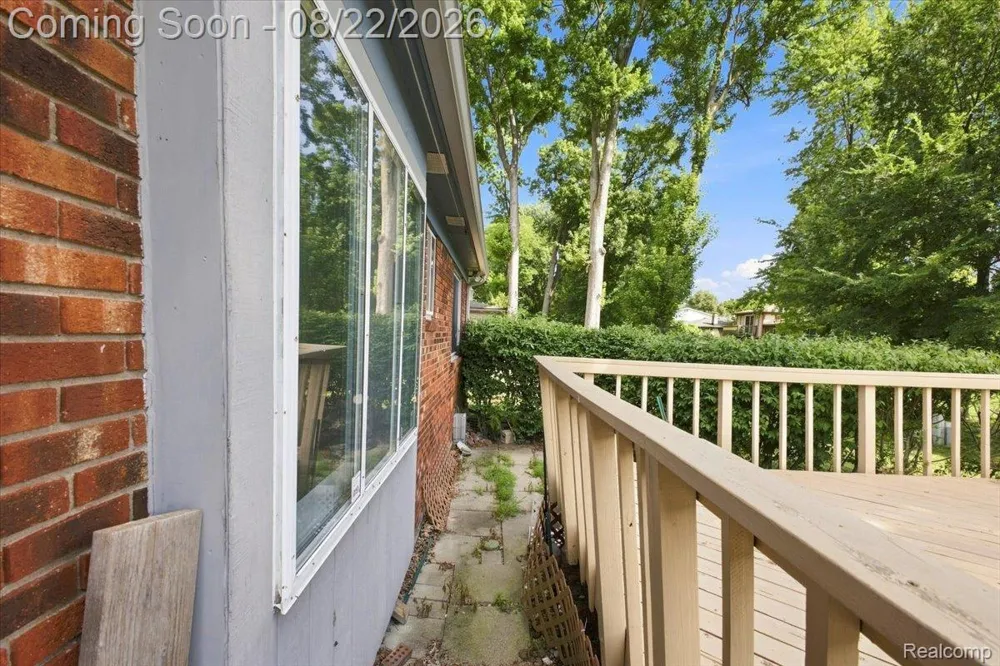 6874 Little Creek Drive Troy City, MI 48085