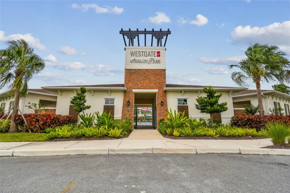 33635 HAMILTON HILL LANE Wesley Chapel, FL 33545