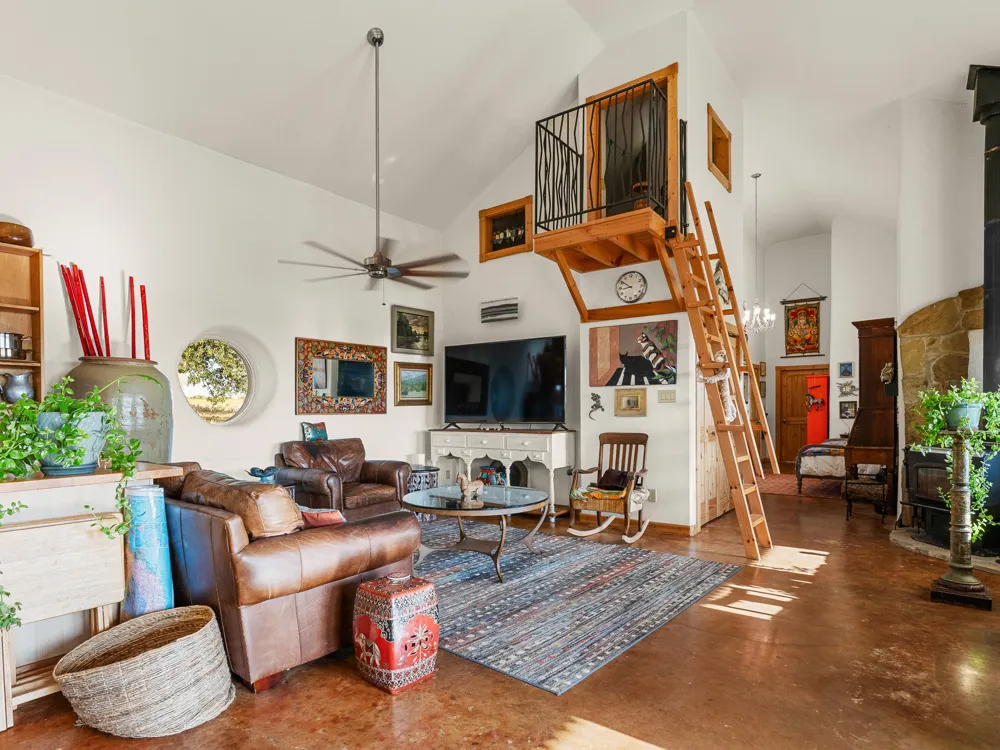1037 Private Road 4481 Decatur, TX 76234