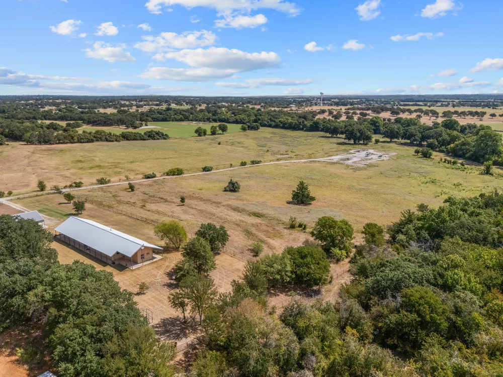 1037 Private Road 4481 Decatur, TX 76234
