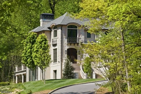 4 MASON HILL ROAD