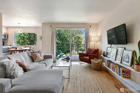610 Aloha Street #302