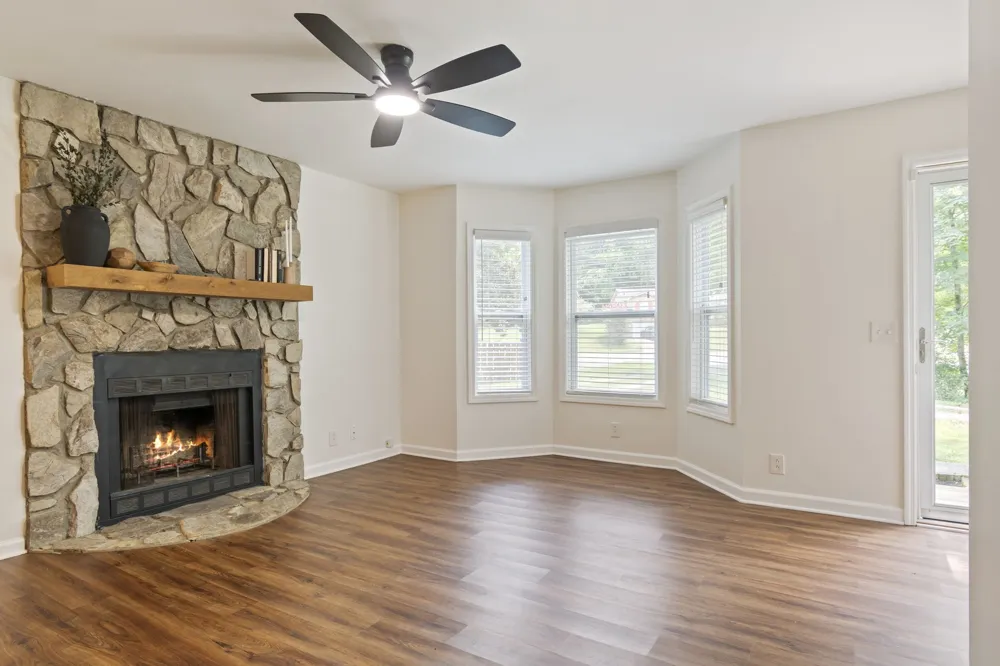 570 Holt Valley Rd Nashville, TN 37221