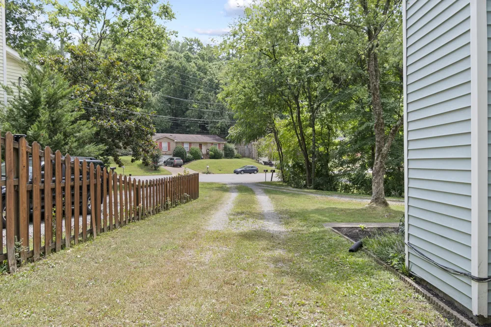 570 Holt Valley Rd Nashville, TN 37221