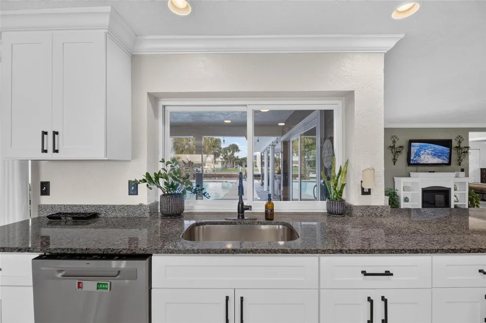 6314 WISTERIA LANE Apollo Beach, FL 33572