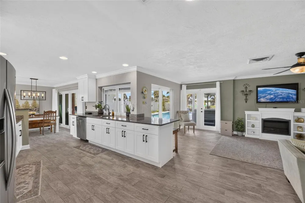6314 WISTERIA LANE Apollo Beach, FL 33572