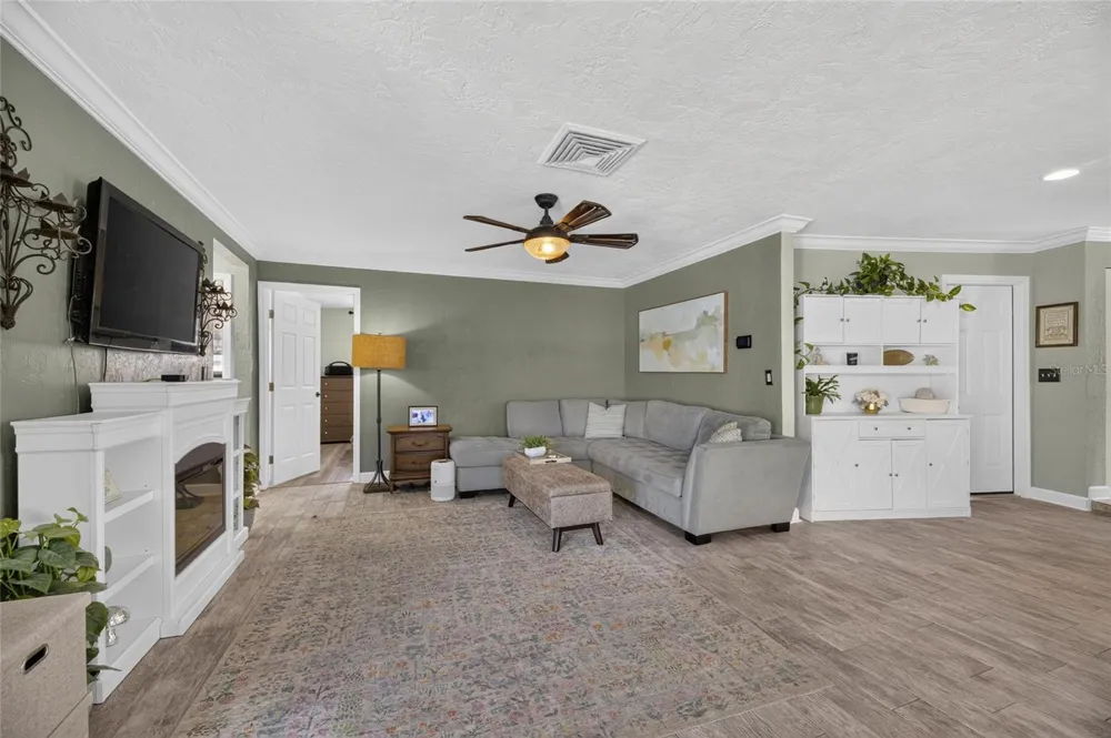 6314 WISTERIA LANE Apollo Beach, FL 33572