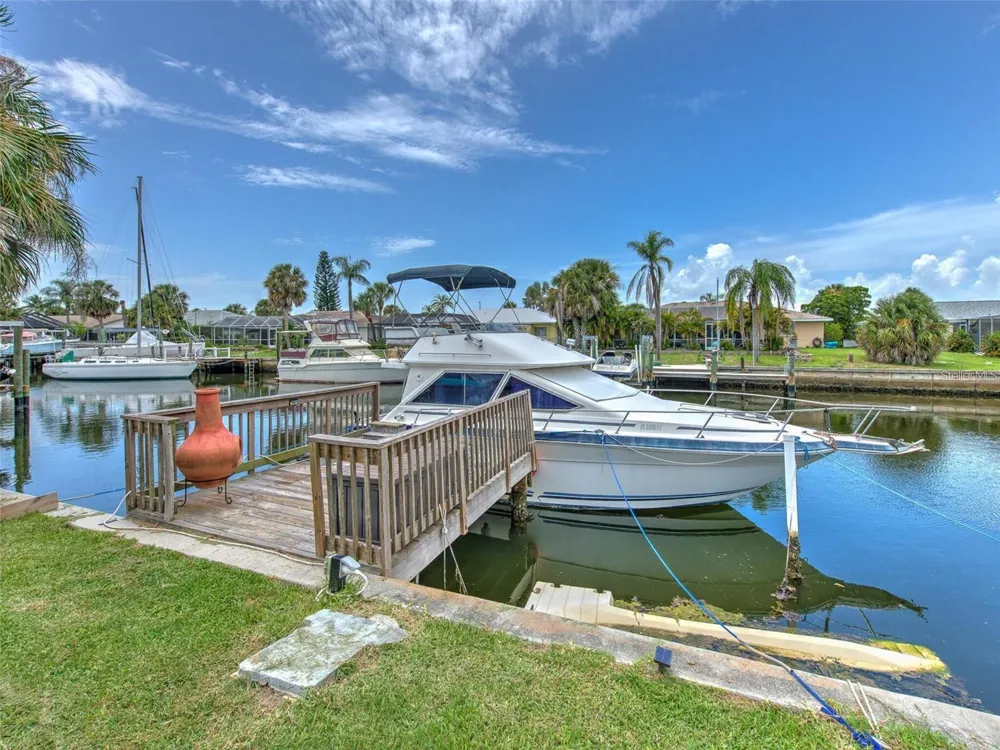6314 WISTERIA LANE Apollo Beach, FL 33572