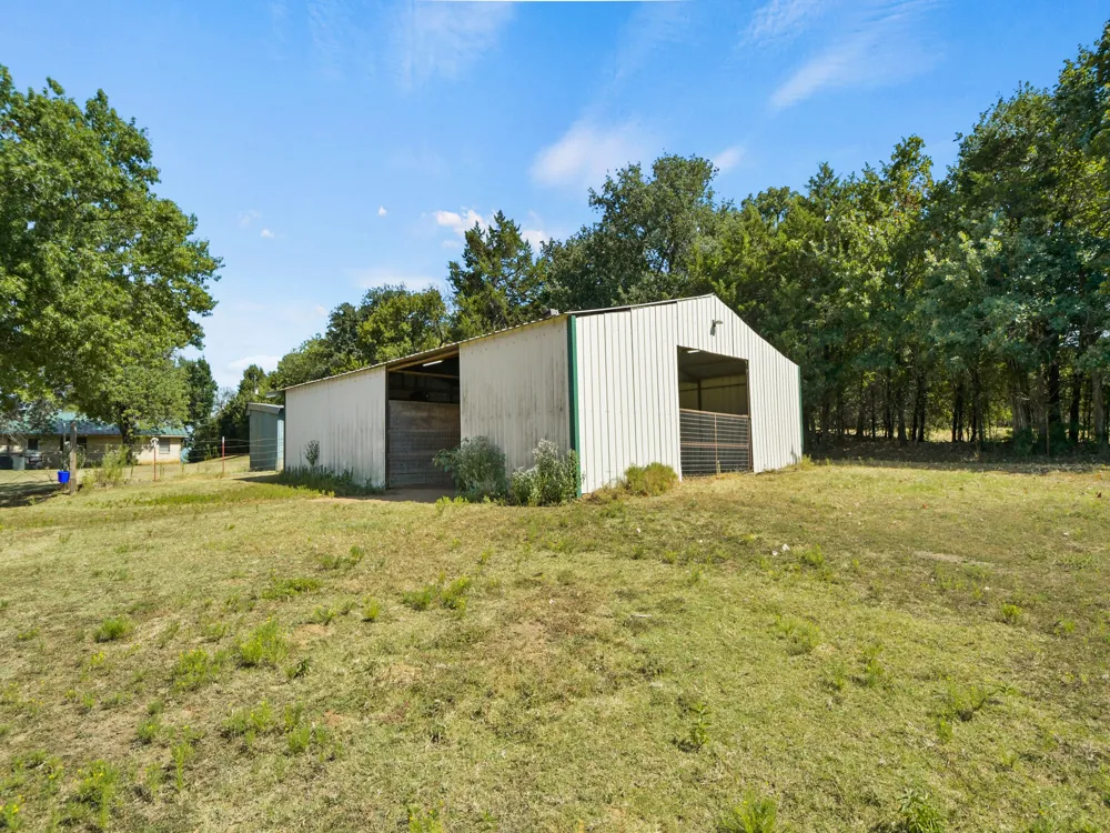 2045 County Road 113 Whitesboro, TX 76273