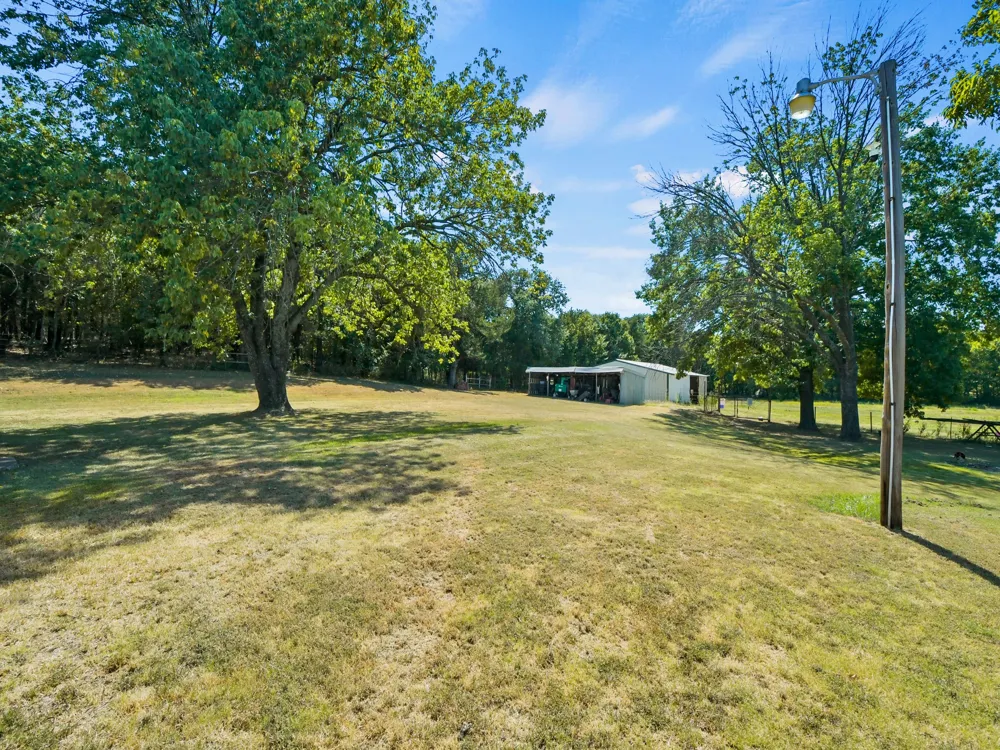 2045 County Road 113 Whitesboro, TX 76273