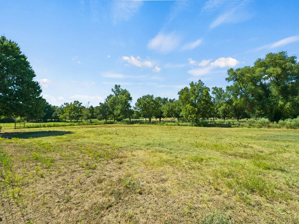 2045 County Road 113 Whitesboro, TX 76273
