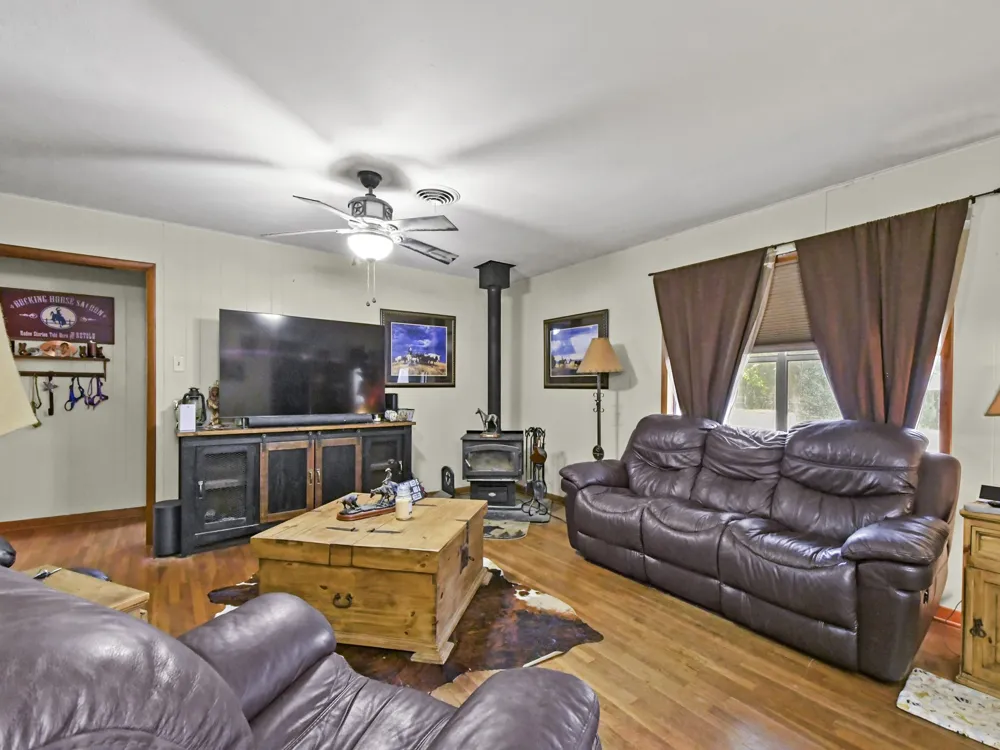 2045 County Road 113 Whitesboro, TX 76273